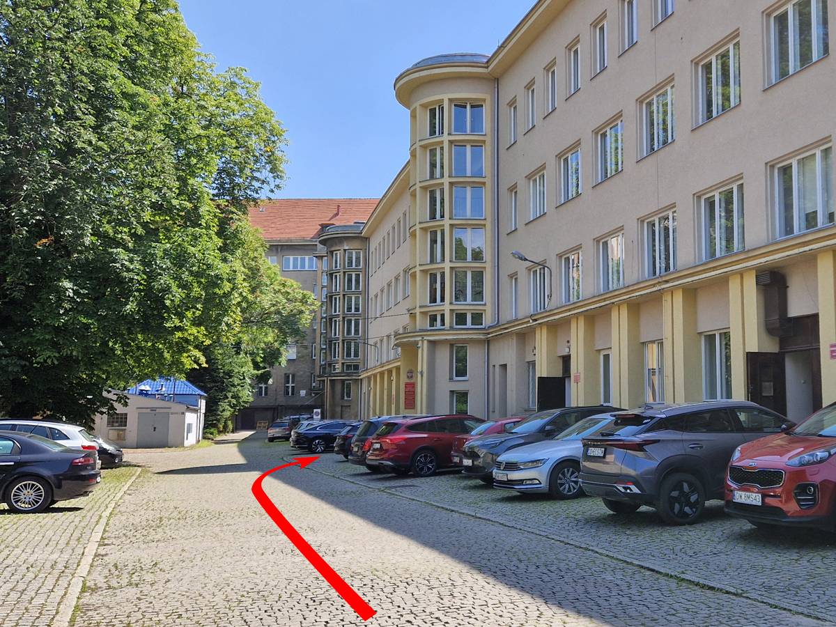 Teren kampusu Uniwersytetu Wrocławskiego przy ulicy Cybulskiego